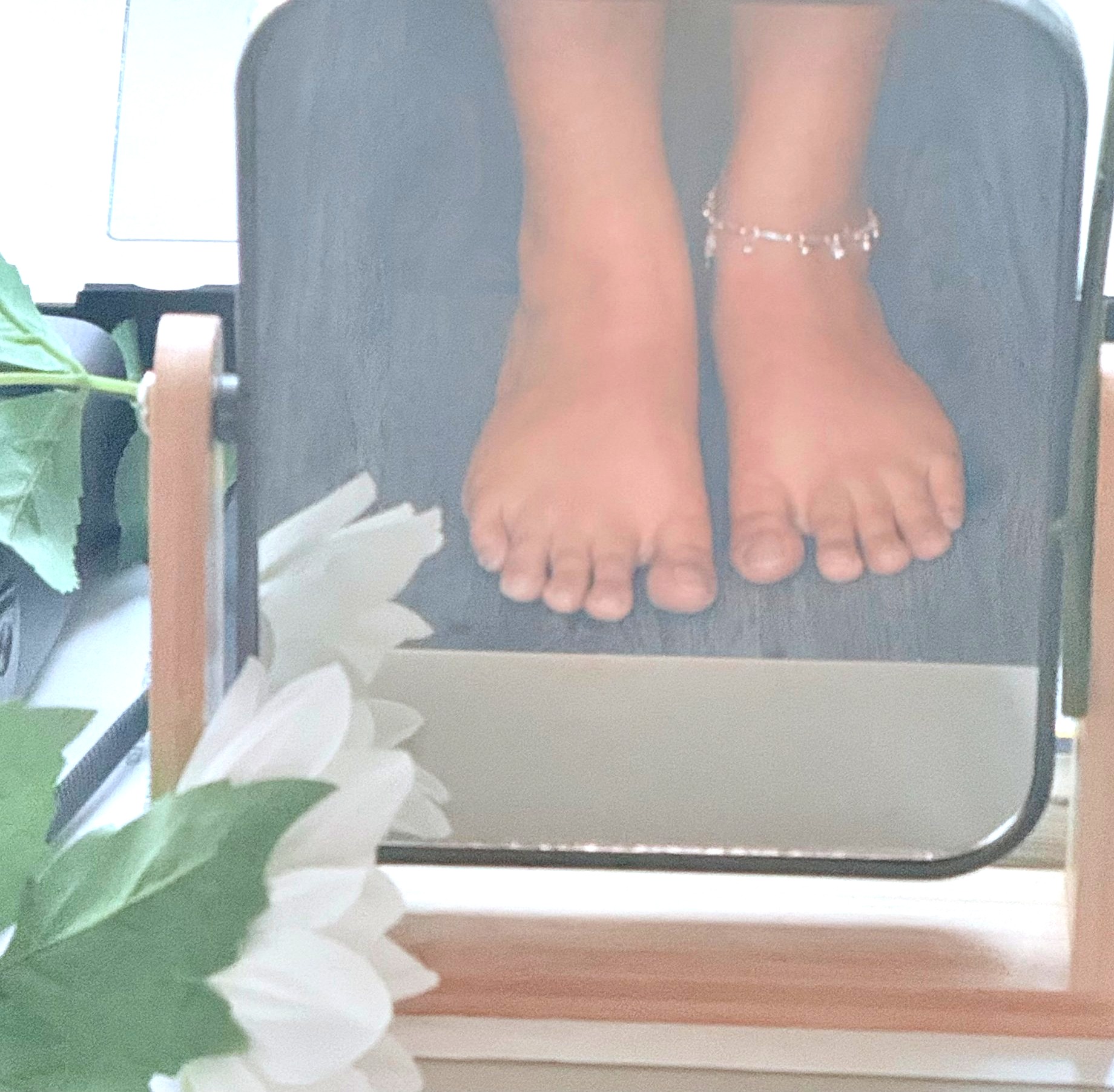 Mirror reflection